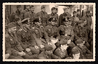1933-1945 'German Soldiers', Infantry Wehrmacht Army Military, Third Reich Nazi Propaganda Postcard