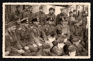 1933-1945 'German Soldiers', Infantry Wehrmacht Army Military, Third Reich Nazi Propaganda Postcard