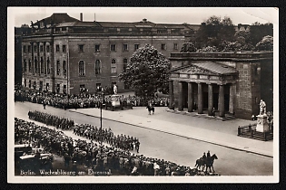 1933 'Berlin: Changing of the Guard at the Memorial', Military Parade, Gathering, Third Reich Nazi Propaganda Postcard