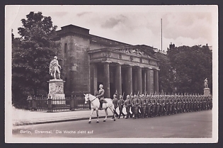 1933-1945 'Berlin: Memorial – the Guard Marches', Military Parade, Gathering, Third Reich Nazi Propaganda Postcard
