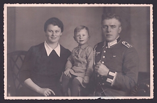 1933-1945 'Soldier with Family', Notable Military Persons, Third Reich Nazi Propaganda Postcard